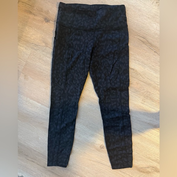 Lululemon leggings - Picture 1 of 4